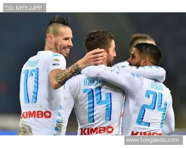 英超激战利物浦与那不勒斯握手言和帽子戏法引发全场热潮