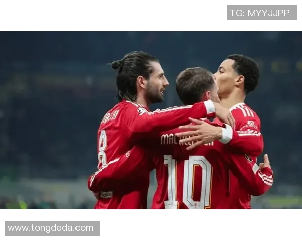 世界杯焦点战利物浦与曼联战平转会传闻引发球迷热议与期待